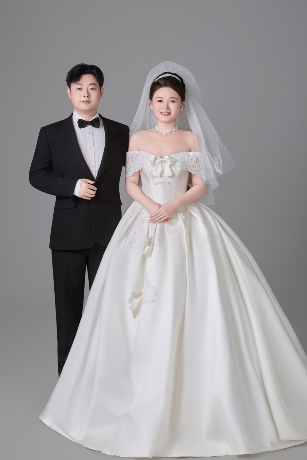 新郎新娘的婚纱合影
